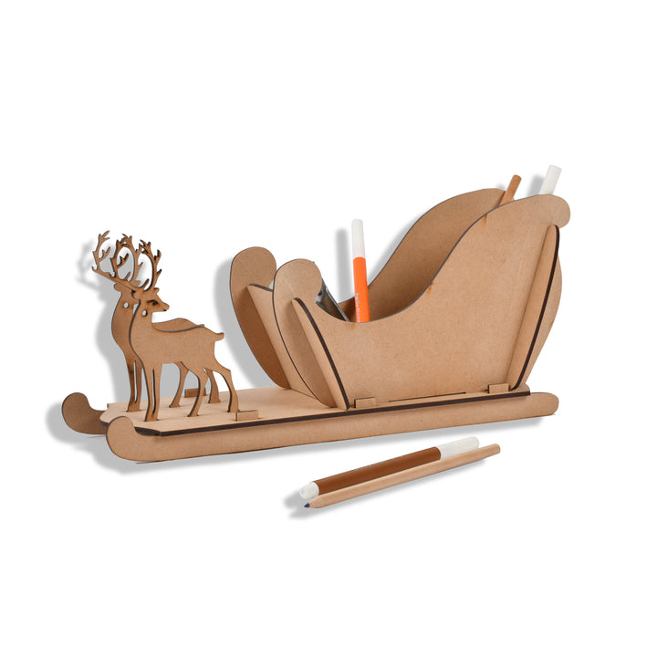 Christmas Wooden Sleigh with Reindeers Pen-stand